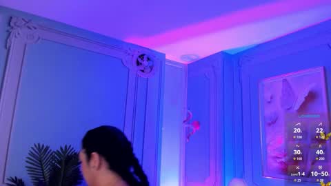 Snapshot of stephania_diamond chatting on 10/31/25, 02:56 online show from 10/31/25, 02:56