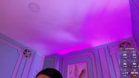 Snapshot of stephania_diamond chatting on 11/09/25, 02:21 online show from 11/09/25, 02:21