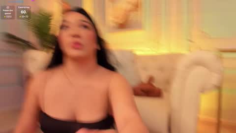 Snapshot of stephania_diamond chatting on 11/15/25, 03:04 online show from 11/15/25, 03:04