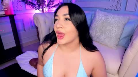 Snapshot of stephania_diamond chatting on 12/05/25, 02:53 online show from 12/05/25, 02:53