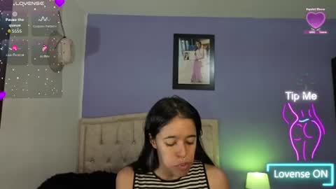 Snapshot of stephania_t chatting on 06/12/26, 01:54 Stephania online show from 06/12/26, 01:54