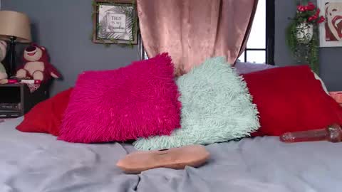    IG  stephani 3333 online show from 02/21/25, 10:48