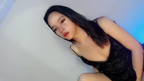 STEPHANIE online show from 02/03/25, 07:51