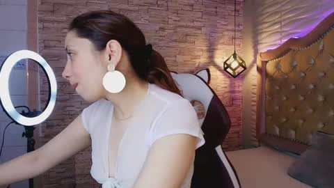 Snapshot of stephaniesun_ chatting on 04/27/26, 01:09 Stephaniesun online show from 04/27/26, 01:09