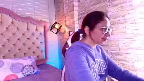 Snapshot of stephaniesun_ chatting on 07/28/26, 05:12 Stephaniesun online show from 07/28/26, 05:12