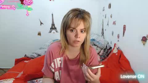 Stephanie   online show from 12/04/25, 11:08