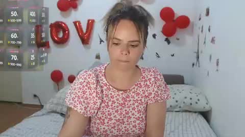 Snapshot of stephaniewild chatting on 06/11/26, 10:35 Stephanie online show from 06/11/26, 10:35