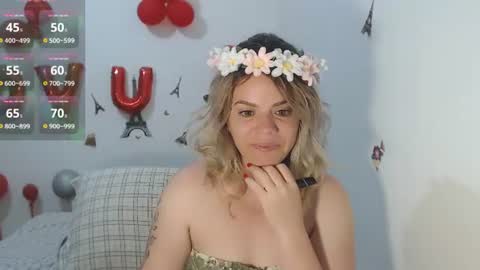 Snapshot of stephaniewild chatting on 06/18/26, 10:19 Stephanie online show from 06/18/26, 10:19