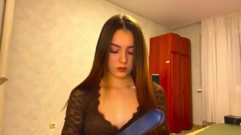 Stephani online show from 03/18/26, 03:15