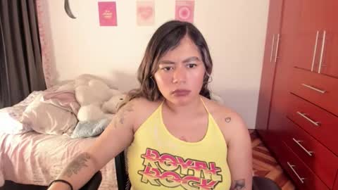 Stephanie  online show from 11/18/25, 01:22