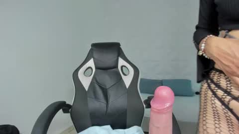 Snapshot of stephanya_ chatting on 02/26/25, 02:48 S T E P H A N Y A online show from 02/26/25, 02:48