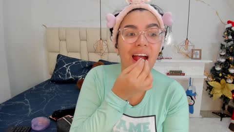 Snapshot of stephanysc chatting on 01/04/25, 10:45 Stefanny online show from 01/04/25, 10:45