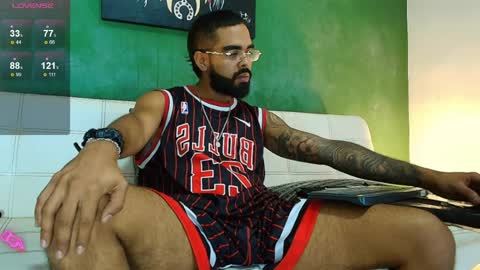 Snapshot of stephenbrown_ chatting on 03/31/26, 03:52 ................ online show from 03/31/26, 03:52