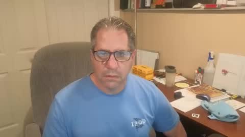 Snapshot of stephenhal9 chatting on 09/23/25, 06:00 stephenhal9 online show from 09/23/25, 06:00