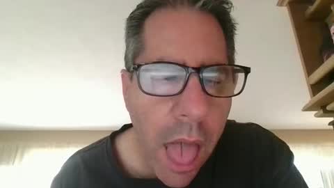 Snapshot of stephenhal9 chatting on 10/23/25, 03:44 stephenhal9 online show from 10/23/25, 03:44