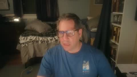 Snapshot of stephenhal9 chatting on 04/29/26, 03:43 stephenhal9 online show from 04/29/26, 03:43