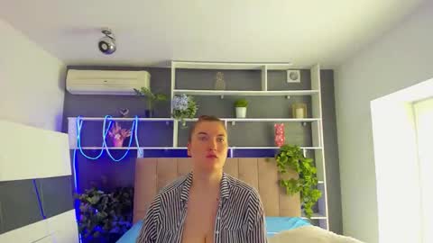 Stephie online show from 02/23/26, 06:22