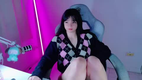 Snapshot of stephybrown chatting on 04/21/26, 01:42 stephy online show from 04/21/26, 01:42