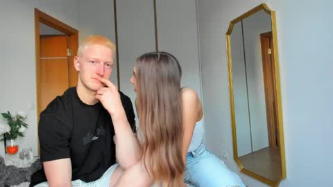 Snapshot of stepsisandstepbro chatting on 04/17/26, 05:38 Step sis and Step bro online show from 04/17/26, 05:38