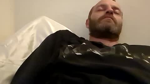 Snapshot of sterng123 chatting on 12/07/24, 01:58 sterng123 online show from 12/07/24, 01:58