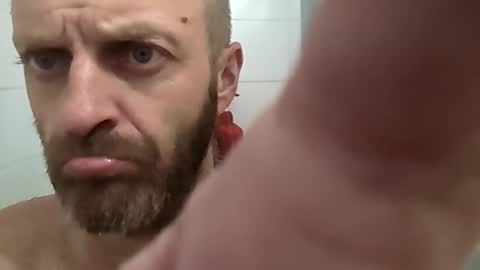 Snapshot of sterng123 chatting on 01/16/25, 05:42 sterng123 online show from 01/16/25, 05:42