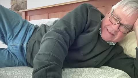 Snapshot of steve988279 chatting on 02/22/25, 02:19 Steve online show from 02/22/25, 02:19