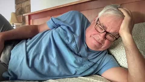 Snapshot of steve988279 chatting on 03/08/25, 12:30 Steve online show from 03/08/25, 12:30