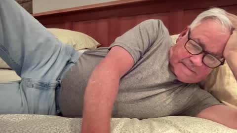 Snapshot of steve988279 chatting on 10/19/25, 11:49 Steve online show from 10/19/25, 11:49