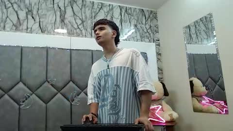 Snapshot of steve_hotman_ chatting on 03/29/26, 01:22 Steve Hotman online show from 03/29/26, 01:22