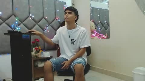 Snapshot of steve_hotman_ chatting on 04/03/26, 01:20 Steve Hotman online show from 04/03/26, 01:20