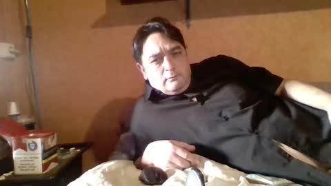 Snapshot of stevefromfrance chatting on 12/25/24, 10:17 stevefromfrance online show from 12/25/24, 10:17