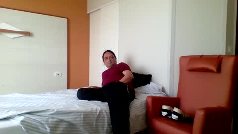Snapshot of stevefromfrance chatting on 04/27/26, 08:34 stevefromfrance online show from 04/27/26, 08:34