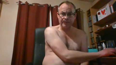 Snapshot of stevejm3740 chatting on 03/01/25, 08:42 stevejm3740 online show from 03/01/25, 08:42