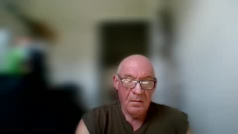 Snapshot of stevejons47 chatting on 10/01/25, 03:07 stevejons47 online show from 10/01/25, 03:07