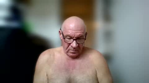 Snapshot of stevejons47 chatting on 10/07/25, 03:53 stevejons47 online show from 10/07/25, 03:53