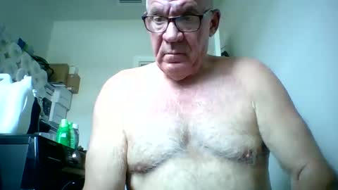 Snapshot of stevejons47 chatting on 10/11/25, 08:40 stevejons47 online show from 10/11/25, 08:40