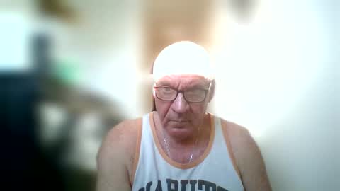 Snapshot of stevejons47 chatting on 10/23/25, 12:37 stevejons47 online show from 10/23/25, 12:37