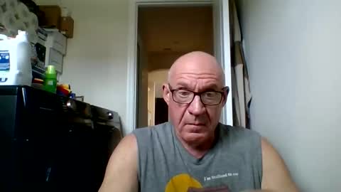 Snapshot of stevejons47 chatting on 11/11/25, 03:45 stevejons47 online show from 11/11/25, 03:45