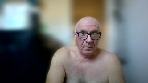 Snapshot of stevejons47 chatting on 01/06/26, 04:54 stevejons47 online show from 01/06/26, 04:54