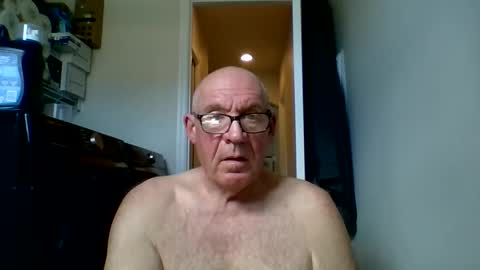 Snapshot of stevejons47 chatting on 04/13/26, 03:17 stevejons47 online show from 04/13/26, 03:17