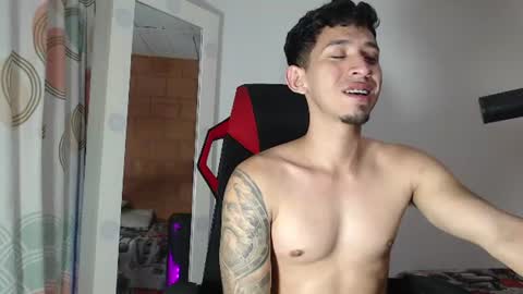 Snapshot of stevensex501 chatting on 07/19/26, 12:03 steven online show from 07/19/26, 12:03