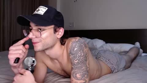 Snapshot of steveoceanbeanhuge chatting on 02/14/25, 08:37 Alex   online show from 02/14/25, 08:37