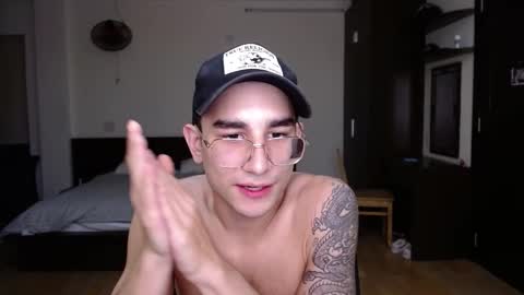 Snapshot of steveoceanbeanhuge chatting on 02/27/25, 05:36 Alex   online show from 02/27/25, 05:36