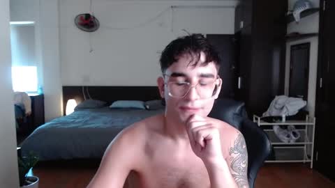 Snapshot of steveoceanbeanhuge chatting on 05/11/26, 03:12 Alex online show from 05/11/26, 03:12