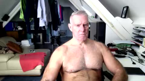 Snapshot of stevetwo chatting on 03/02/26, 12:23 stevetwo online show from 03/02/26, 12:23