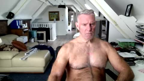 Snapshot of stevetwo chatting on 04/20/26, 11:24 stevetwo online show from 04/20/26, 11:24