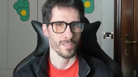 Snapshot of stevex870 chatting on 10/08/25, 12:14 Steve online show from 10/08/25, 12:14