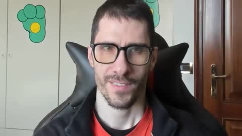 Snapshot of stevex870 chatting on 10/25/25, 08:11 Steve online show from 10/25/25, 08:11