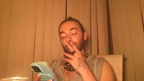 Snapshot of stevey_94 chatting on 09/18/25, 05:20 gay tease online show from 09/18/25, 05:20