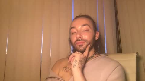 Snapshot of stevey_94 chatting on 09/18/25, 11:18 gay tease online show from 09/18/25, 11:18